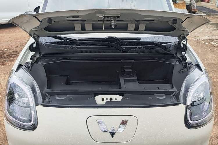 Used Wuling Hongguang MINIEV 2025 Four-Door Version Advanced Edition Engine Bay