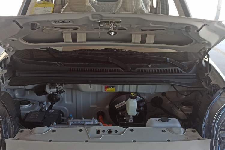 Used Wuling Hongguang MINIEV 2025 Four-Door Version Advanced Edition Engine Bay