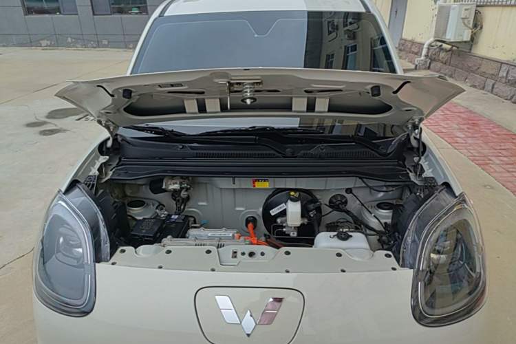 Used Wuling Hongguang MINIEV 2025 Four-Door Version Advanced Edition Engine Bay
