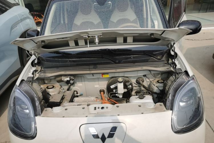 Used Wuling Hongguang MINIEV 2025 Four-Door Version Zhenxiang+ Edition Engine Bay