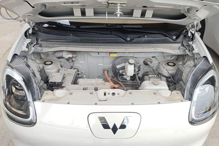 Used Wuling Hongguang MINIEV 2025 Four-Door Version Advanced Edition Engine Bay
