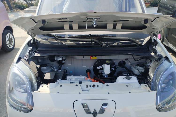 Used Wuling Hongguang MINIEV 2025 Four-Door Version Advanced Edition Engine Bay