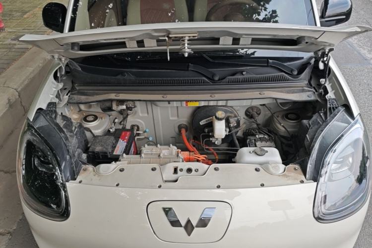 Used Wuling Hongguang MINIEV 2025 Four-Door Version Advanced Edition Engine Bay