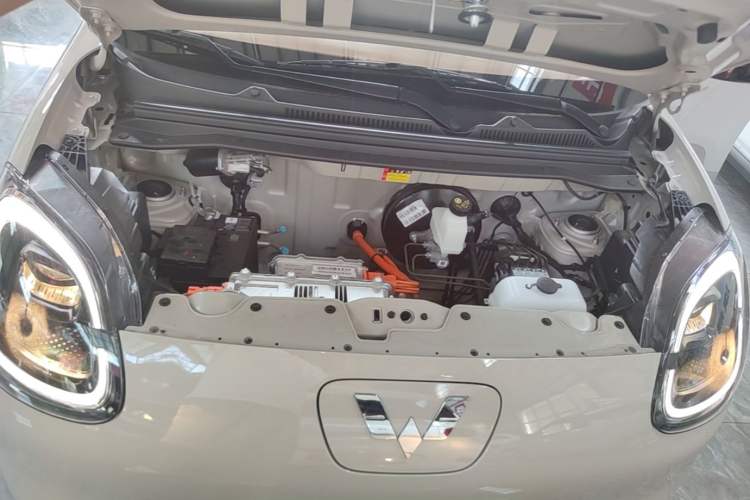 Used Wuling Hongguang MINIEV 2025 Four-Door Version Advanced Edition Engine Bay