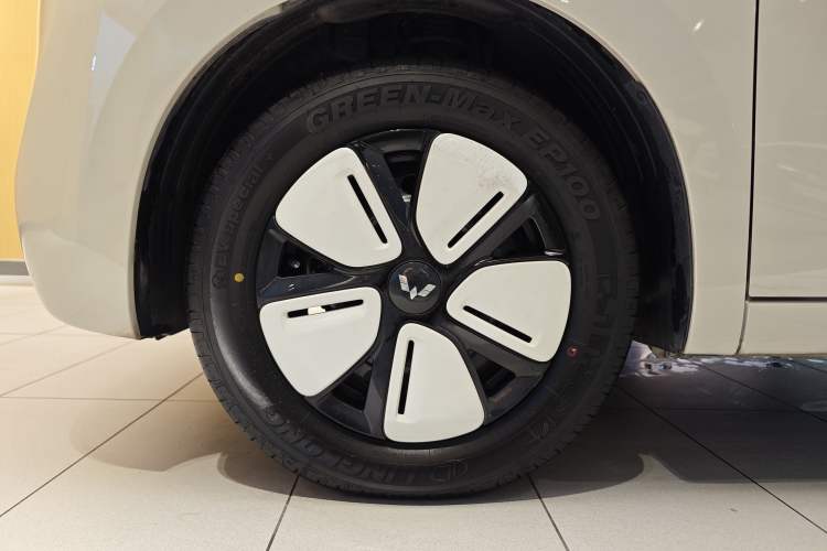 Used Wuling Hongguang MINIEV 2025 Four-Door Version Premium Edition Exterior 1