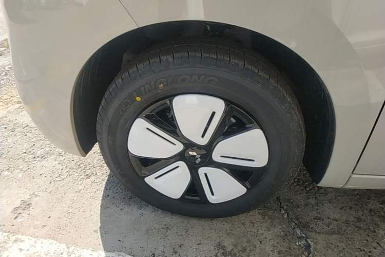 Used Wuling Hongguang MINIEV 2025 Four-Door Version Advanced Edition Exterior 1