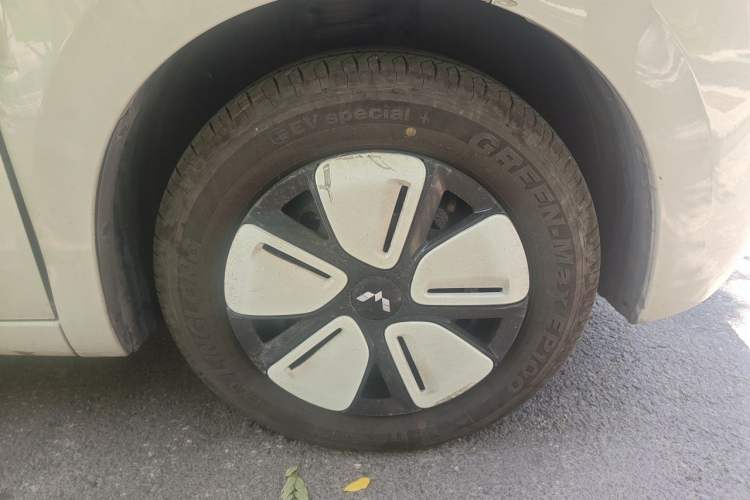 Used Wuling Hongguang MINIEV 2025 Four-Door Version Advanced Edition Exterior 1