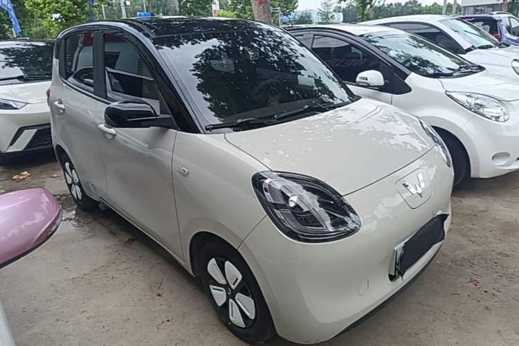 Used Wuling Hongguang MINIEV 2025 Four-Door Version Zhenxiang+ Edition Exterior 1