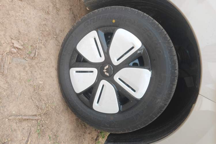 Used Wuling Hongguang MINIEV 2025 Four-Door Version Advanced Edition Exterior 1