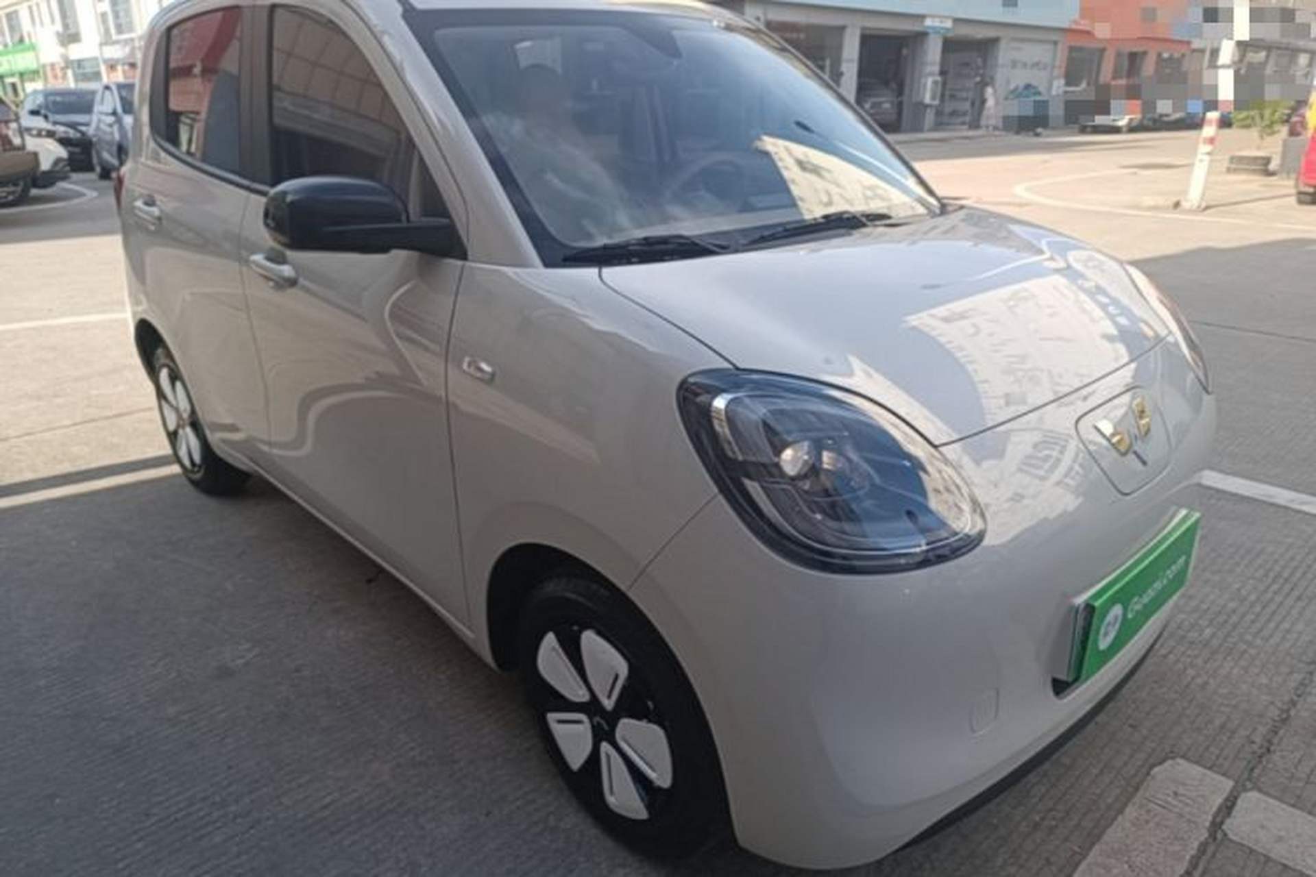 Used Wuling Hongguang MINIEV 2025 Four-Door Version Advanced Edition Exterior 1