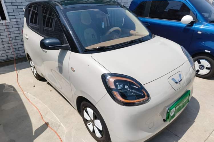 Used Wuling Hongguang MINIEV 2025 Four-Door Version Zhenxiang+ Edition Exterior 1