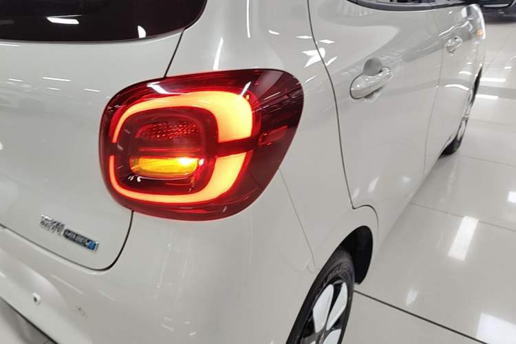 Used Wuling Hongguang MINIEV 2025 Four-Door Version Advanced Edition Exterior 1