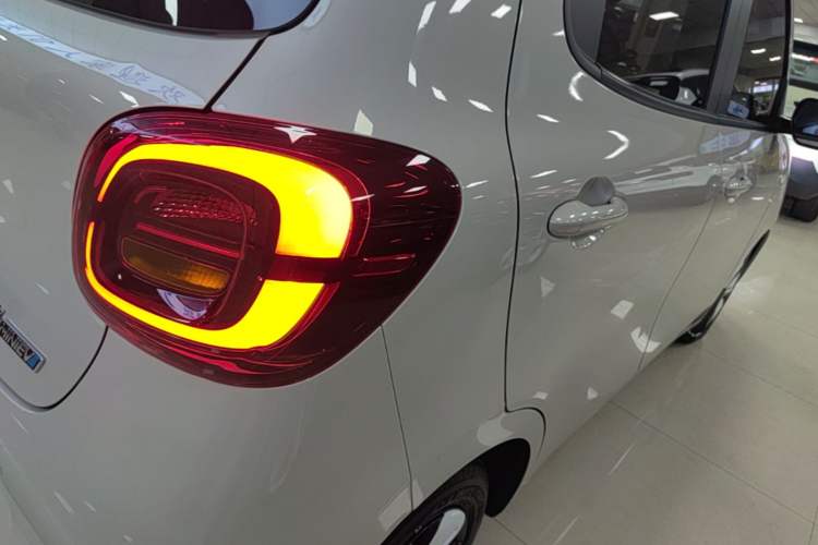 Used Wuling Hongguang MINIEV 2025 Four-Door Version Advanced Edition Exterior 1