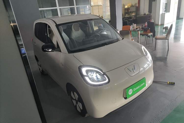 Used Wuling Hongguang MINIEV 2025 Four-Door Version Advanced Edition Exterior 1
