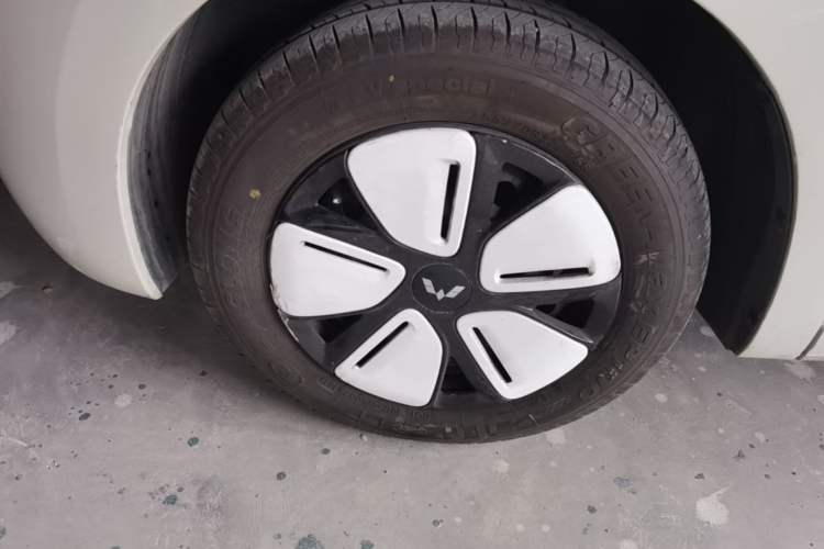 Used Wuling Hongguang MINIEV 2025 Four-Door Version Advanced Edition Exterior 1