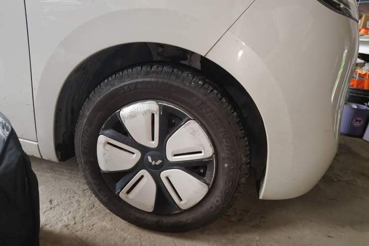 Used Wuling Hongguang MINIEV 2025 Four-Door Version Advanced Edition Exterior 1