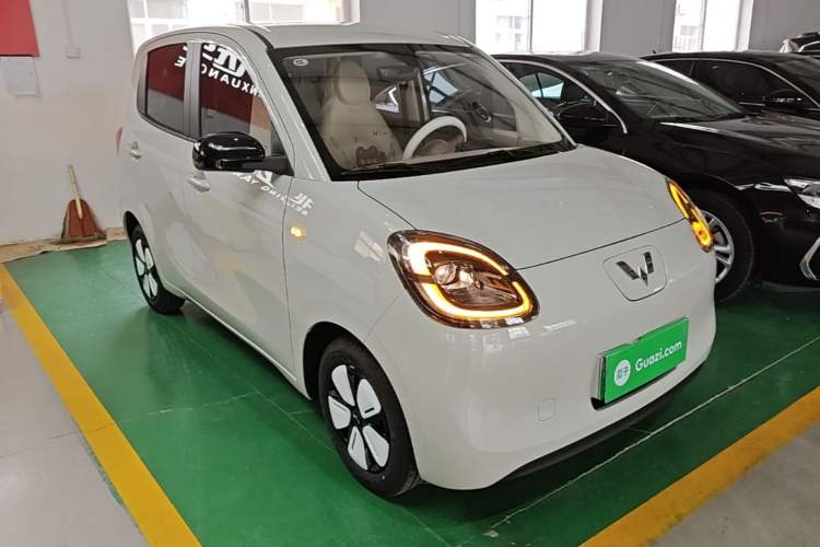 Used Wuling Hongguang MINIEV 2025 Four-Door Version Advanced Edition Exterior 1