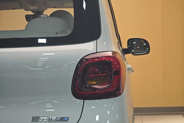 Used Wuling Hongguang MINIEV 2025 Four-Door Version Premium Edition Exterior 10