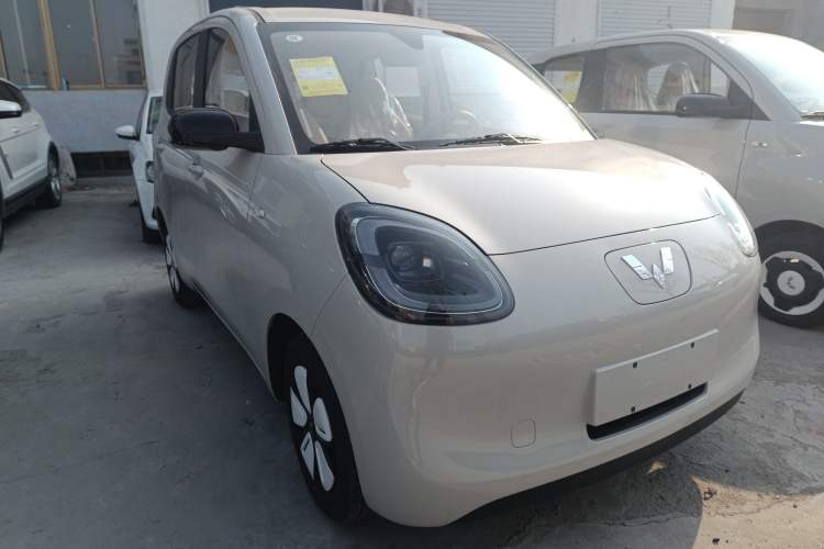 Used Wuling Hongguang MINIEV 2025 Four-Door Version Advanced Edition Exterior 2
