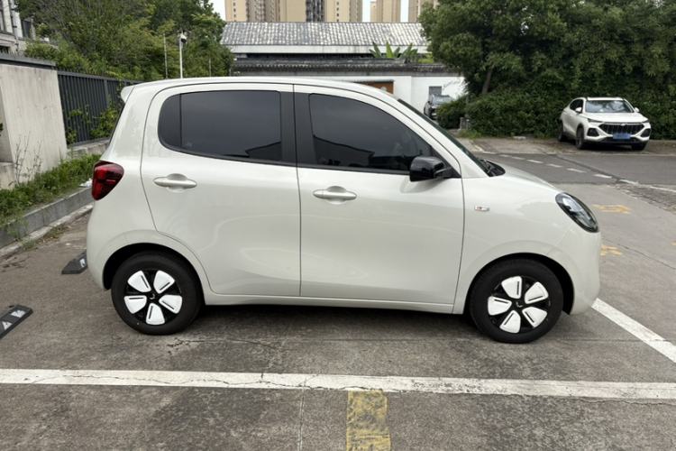 Used Wuling Hongguang MINIEV 2025 Four-Door Version Advanced Edition Exterior 2