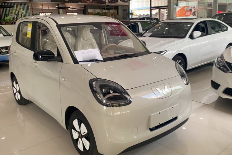 Used Wuling Hongguang MINIEV 2025 Four-Door Version Advanced Edition Exterior 2