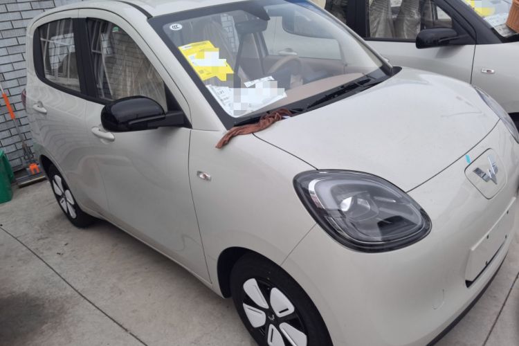 Used Wuling Hongguang MINIEV 2025 Four-Door Version Advanced Edition Exterior 2