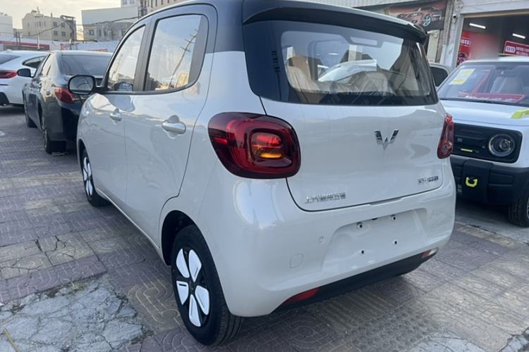 Used Wuling Hongguang MINIEV 2025 Four-Door Version Zhenxiang+ Edition Exterior 2
