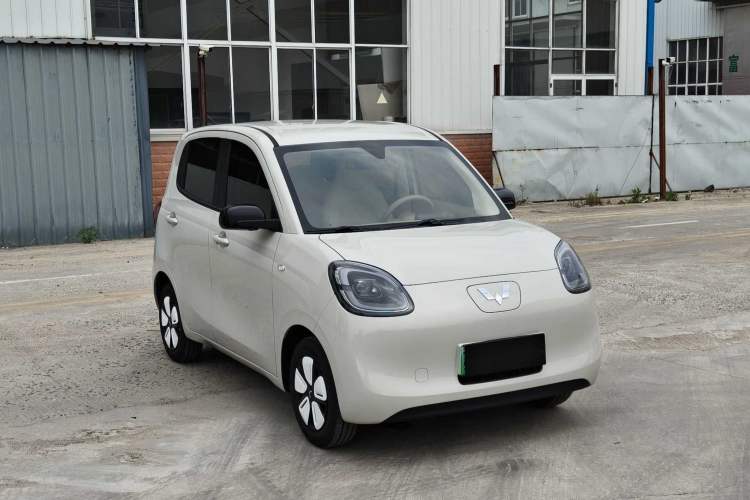 Used Wuling Hongguang MINIEV 2025 Four-Door Version Advanced Edition Exterior 2