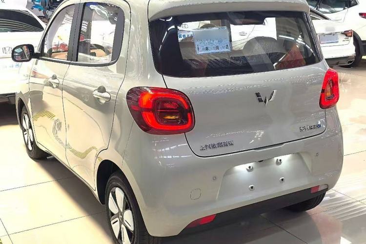 Used Wuling Hongguang MINIEV 2025 Four-Door Version Advanced Edition Exterior 2