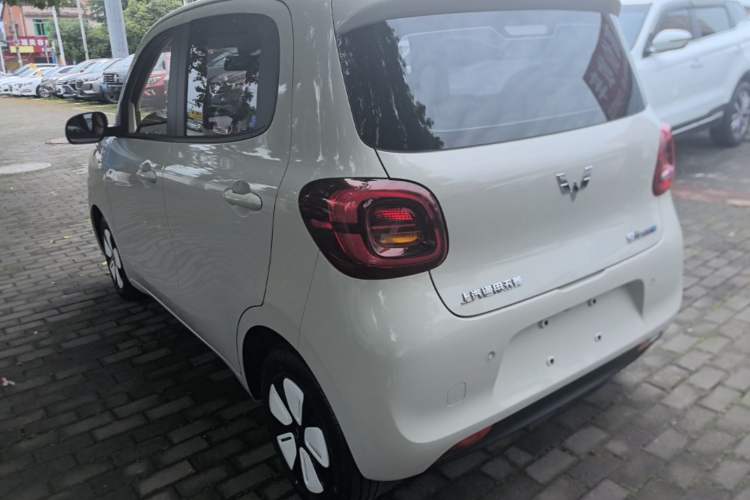 Used Wuling Hongguang MINIEV 2025 Four-Door Version Advanced Edition Exterior 2