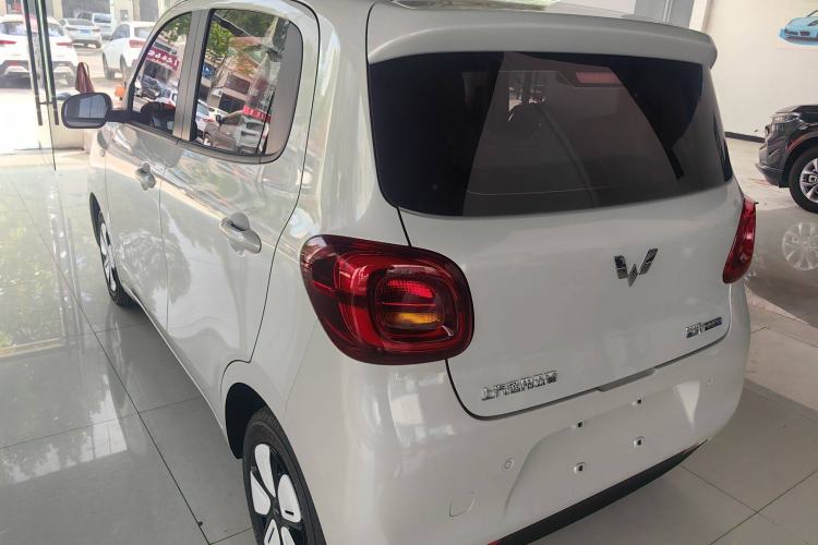 Used Wuling Hongguang MINIEV 2025 Four-Door Version Advanced Edition Exterior 2