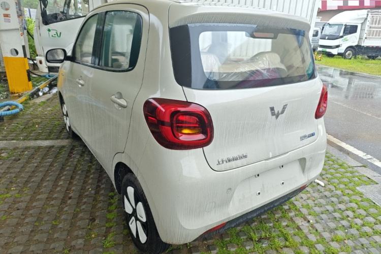 Used Wuling Hongguang MINIEV 2025 Four-Door Version Advanced Edition Exterior 2