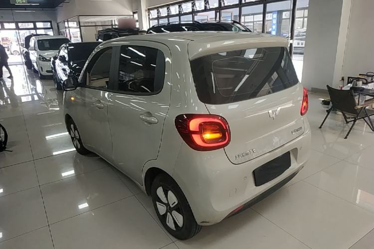 Used Wuling Hongguang MINIEV 2025 Four-Door Version Advanced Edition Exterior 2
