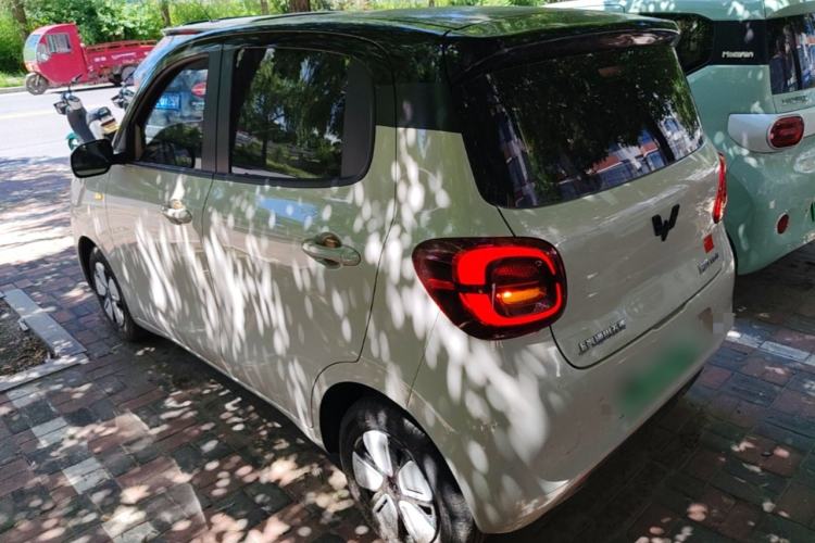 Used Wuling Hongguang MINIEV 2025 Four-Door Version Advanced Edition Exterior 2