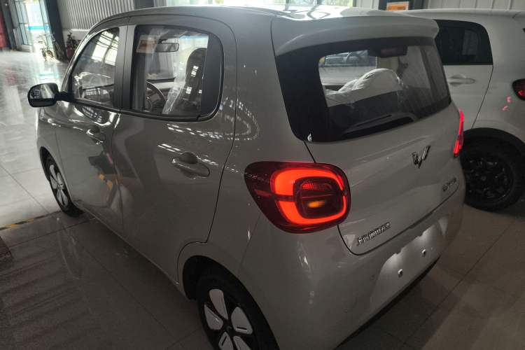 Used Wuling Hongguang MINIEV 2025 Four-Door Version Advanced Edition Exterior 2