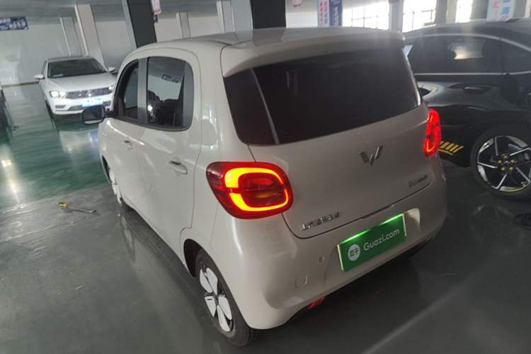 Used Wuling Hongguang MINIEV 2025 Four-Door Version Advanced Edition Exterior 2