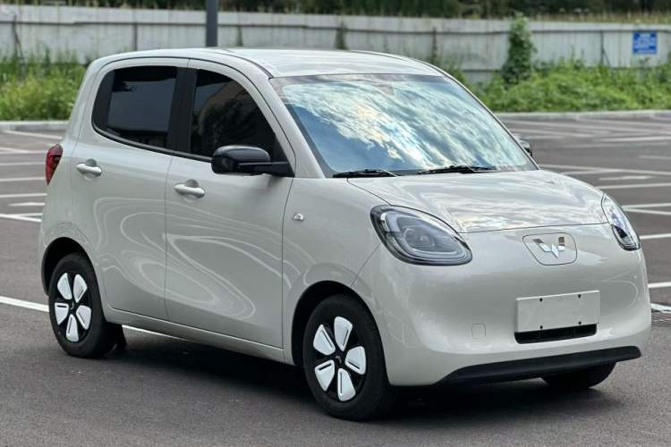 Used Wuling Hongguang MINIEV 2025 Four-Door Version Advanced Edition Exterior 2