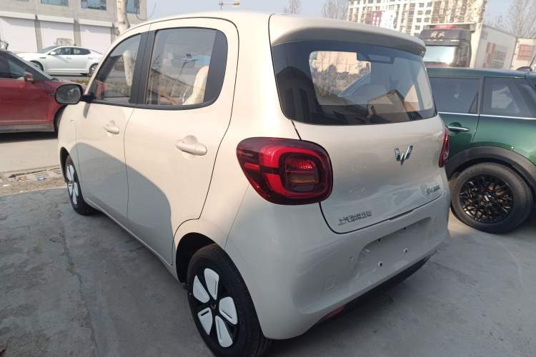 Used Wuling Hongguang MINIEV 2025 Four-Door Version Advanced Edition Exterior 3