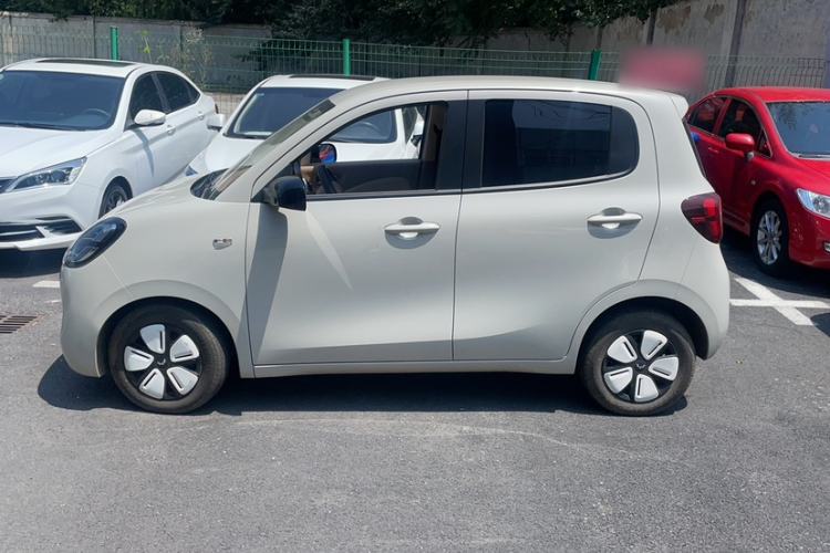 Used Wuling Hongguang MINIEV 2025 Four-Door Version Advanced Edition Exterior 3