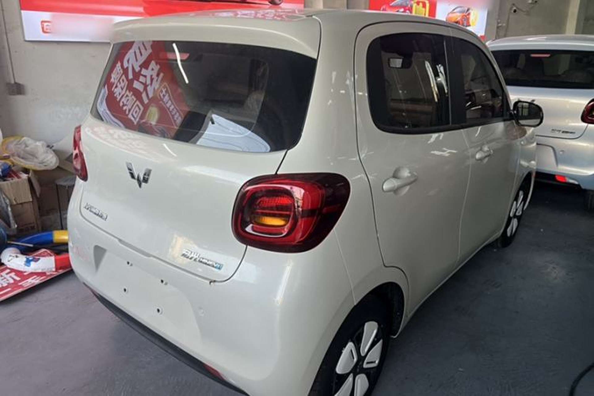 Used Wuling Hongguang MINIEV 2025 Four-Door Version Advanced Edition Exterior 3