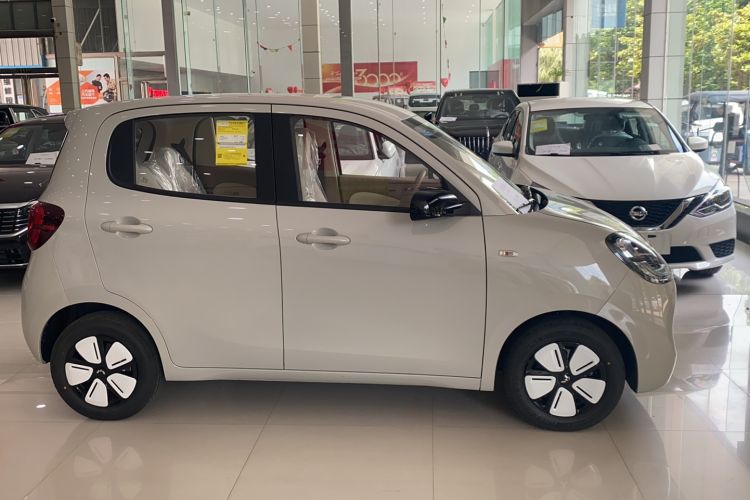 Used Wuling Hongguang MINIEV 2025 Four-Door Version Advanced Edition Exterior 3