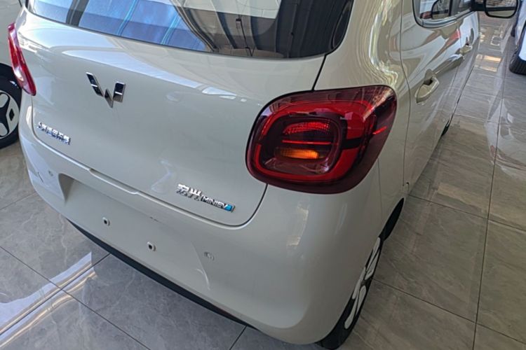 Used Wuling Hongguang MINIEV 2025 Four-Door Version Advanced Edition Exterior 3