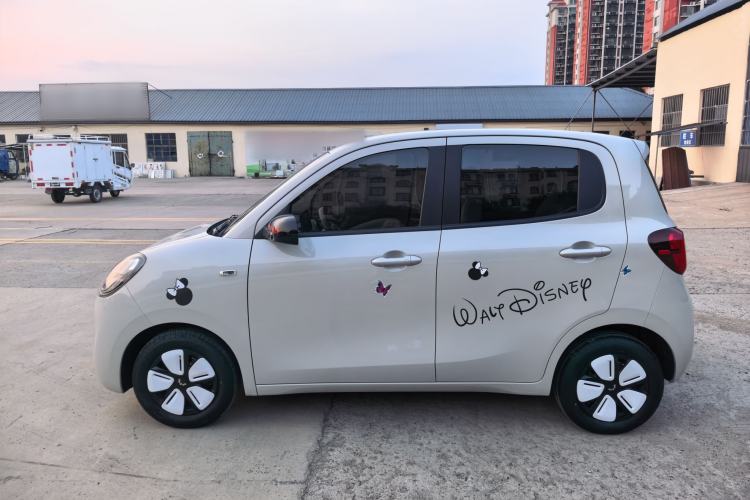 Used Wuling Hongguang MINIEV 2025 Four-Door Version Premium Edition Exterior 3