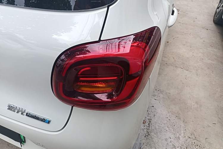 Used Wuling Hongguang MINIEV 2025 Four-Door Version Zhenxiang+ Edition Exterior 3