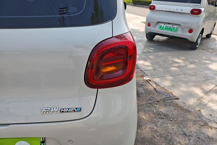 Used Wuling Hongguang MINIEV 2025 Four-Door Version Advanced Edition Exterior 3