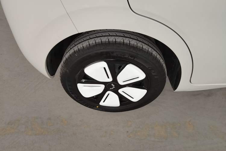 Used Wuling Hongguang MINIEV 2025 Four-Door Version Advanced Edition Exterior 3