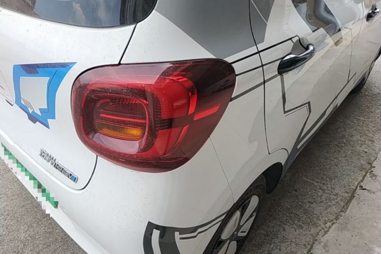 Used Wuling Hongguang MINIEV 2025 Four-Door Version Advanced Edition Exterior 3