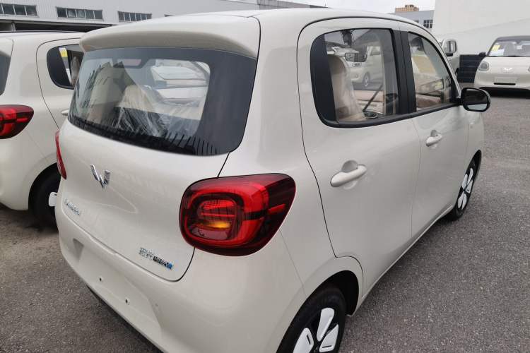 Used Wuling Hongguang MINIEV 2025 Four-Door Version Advanced Edition Exterior 3