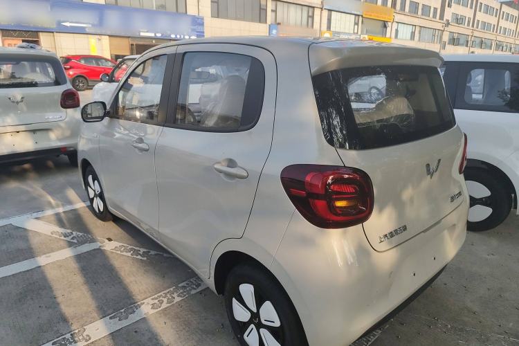 Used Wuling Hongguang MINIEV 2025 Four-Door Version Advanced Edition Exterior 3
