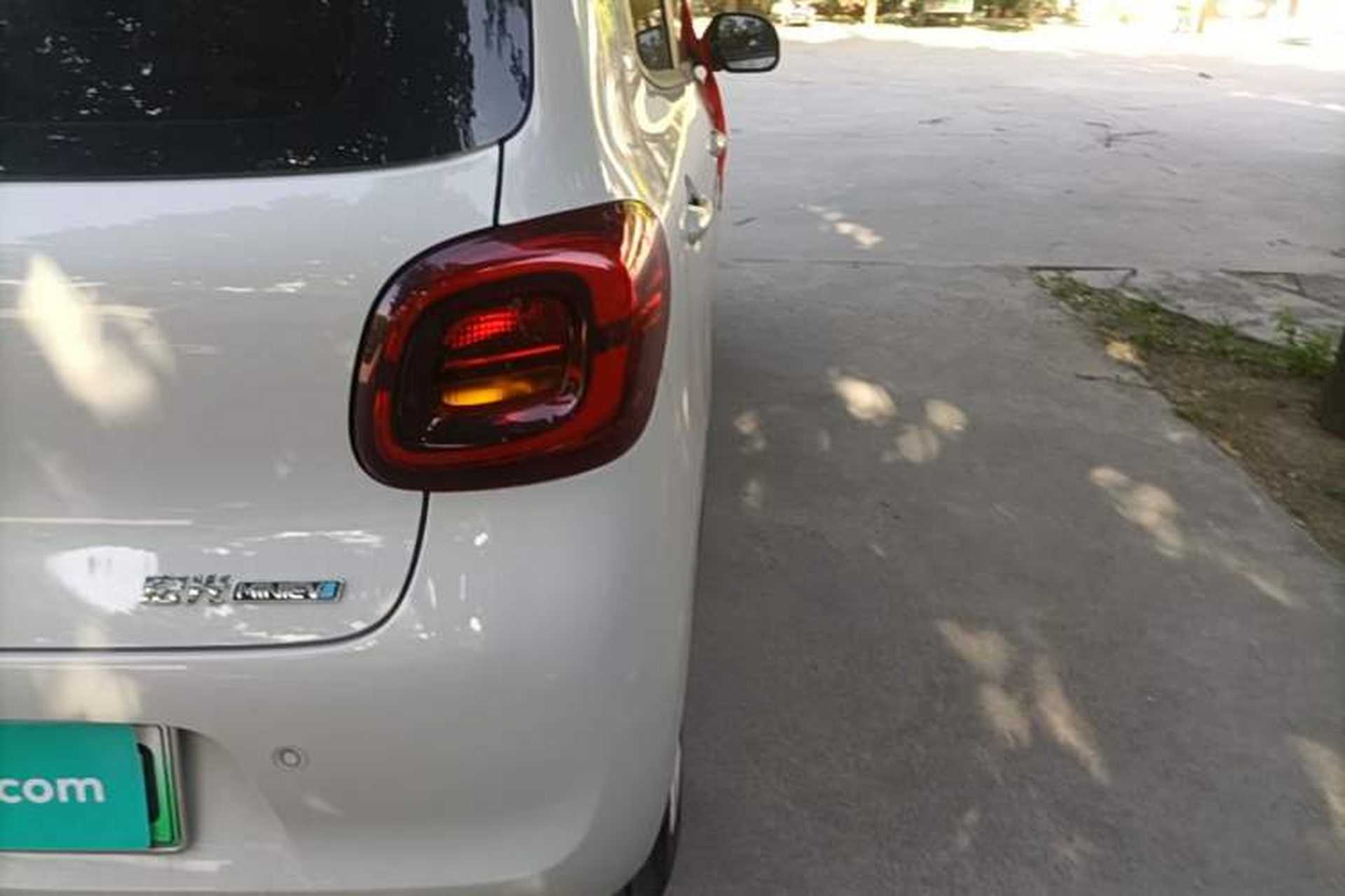 Used Wuling Hongguang MINIEV 2025 Four-Door Version Advanced Edition Exterior 3